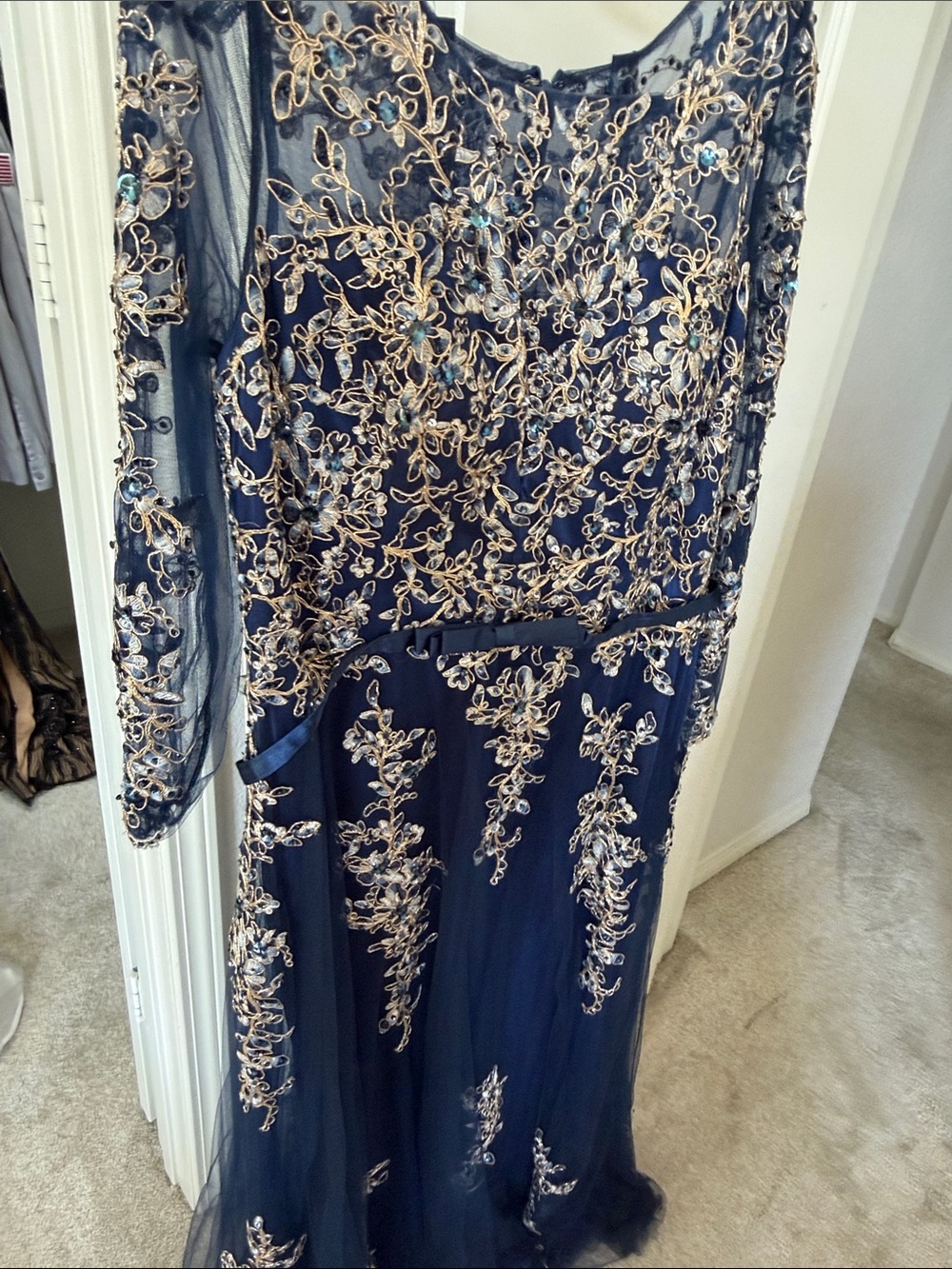 Elegant Navy Embroidered Long Sleeve Evening Dress